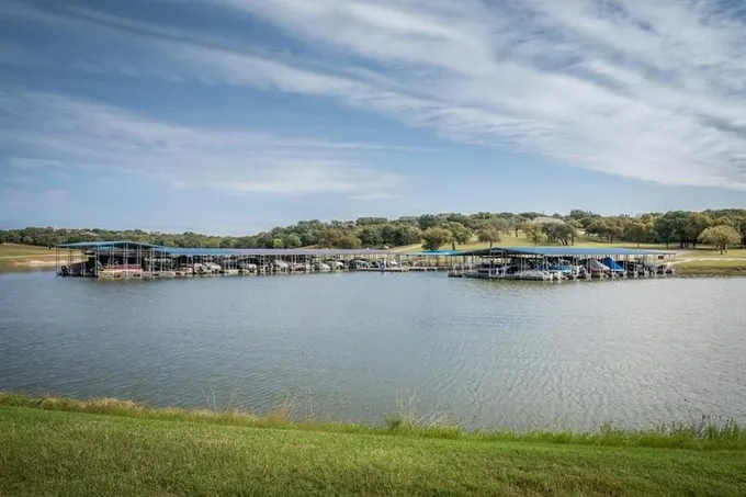 22197 Greenbriar Dr, Whitney, TX 76692 for Sale