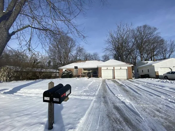 Kentwood, MI - 2 Bedroom / 2 Bath - $1,250.00  1249 Gentian Dr SE for Sale