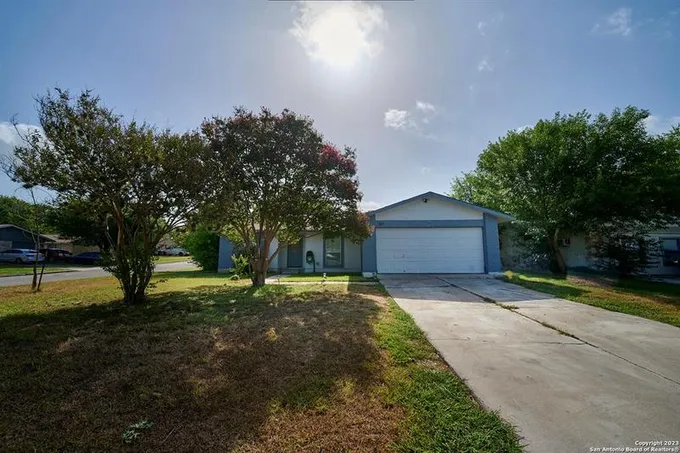 822 Saddlebrook Dr, San Antonio, TX 78245 for Sale