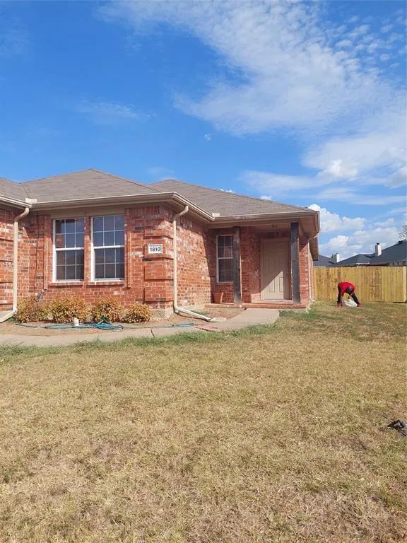 1810 Millbrook Dr, Midlothian, TX 76065 for Sale