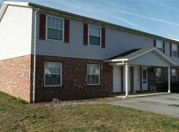 1750 Wisteria Dr #I - Chambersburg, PA 17202 - Home For Rent
