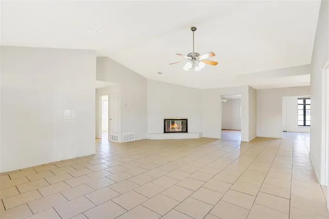 425 Cloverdale Ln, Garland, TX 75043 for Sale