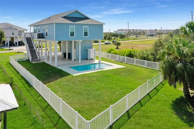 3801 Las Palmas St, Galveston, TX 77554 for Sale