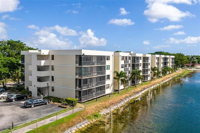 106 Lake Emerald Drive, Unit 213, Oakland Park, FL 33309 for Sale