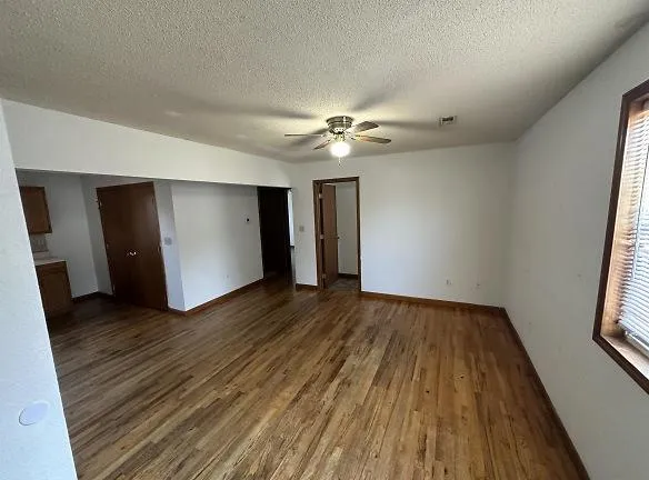 208 S Pacific St unit 2 - Cape Girardeau, MO 63703 - Home For Rent