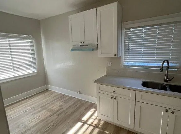 927 E 108th St - Los Angeles, CA 90059 - Home For Rent
