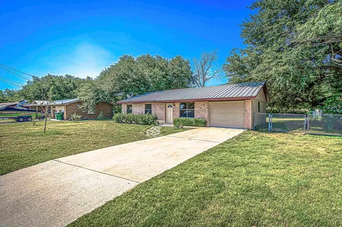 1114 Mulberry, Marble Falls, TX 78654 - MLS 167072 for Sale