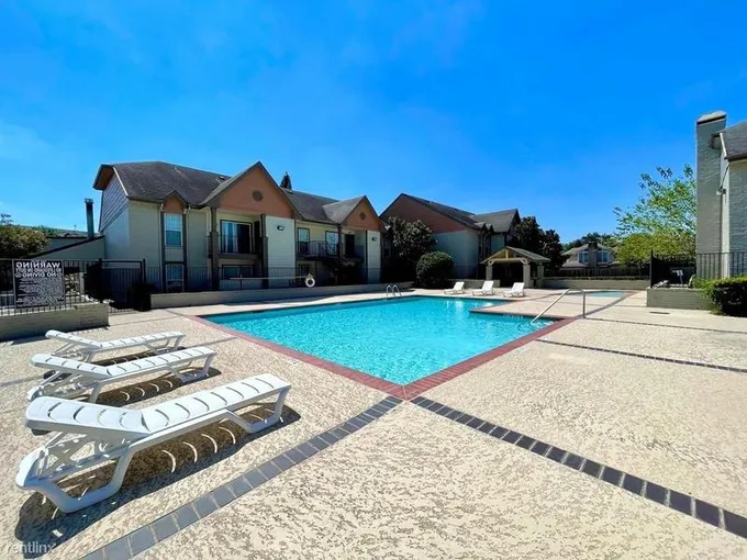 Flat 3 Bed 2 Bath  11655 Briar Forest Dr for Sale