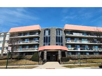 Foster St Apt 113 for Sale