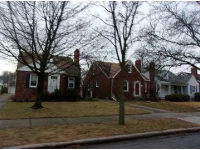 Roslyn Rd for Sale