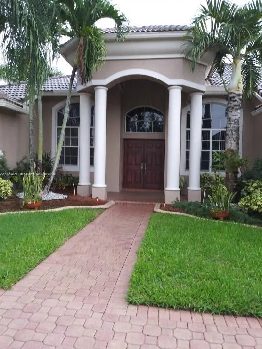 13752 Northwest 16th Street, Pembroke Pines, FL 33028 for Sale