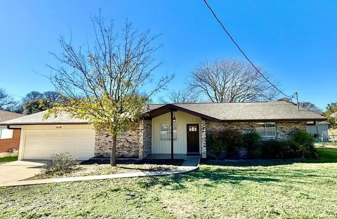 1005 Barbara Ann, Kerrville, TX 78028 for Sale