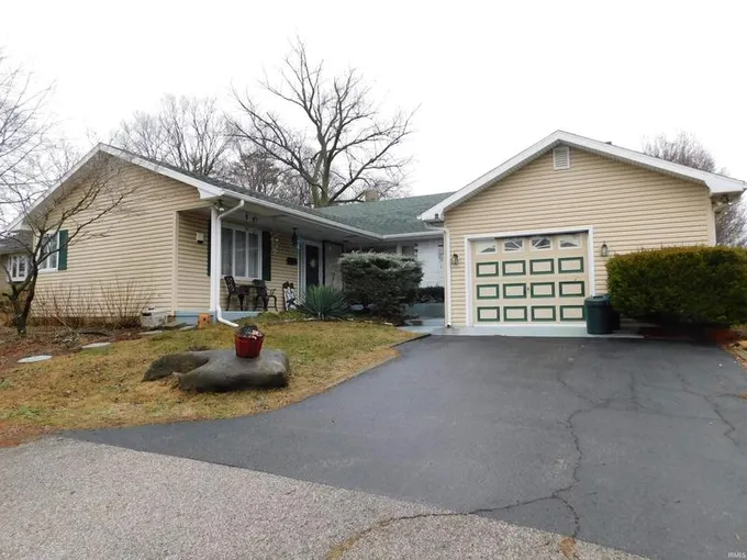 800 South Jackson Street, Salem, IN 47167
