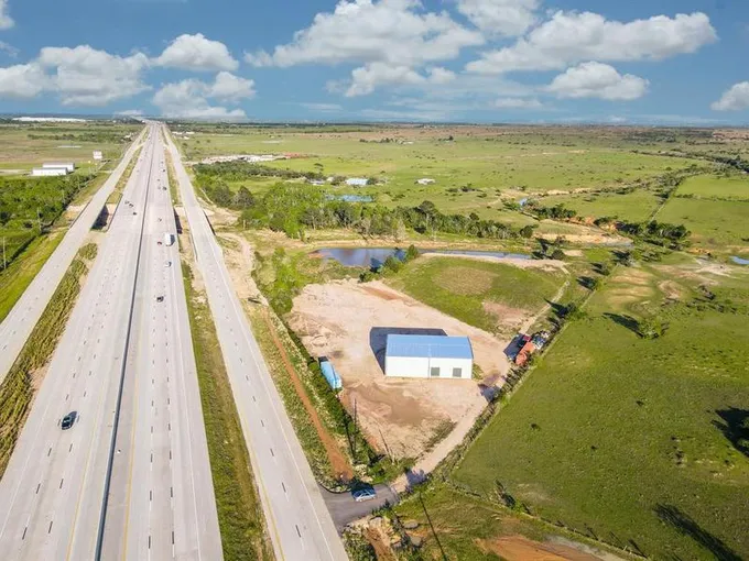 7831 SW I-10 Frontage Road, Sealy, TX 77474 for Sale