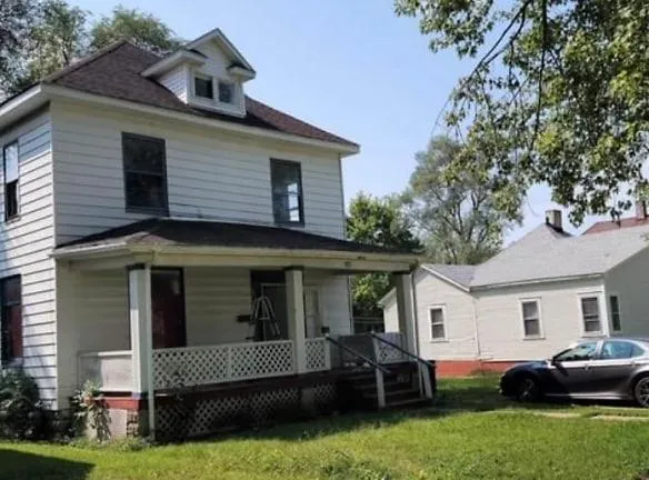 1157 West Cottage Hill Avenue - Decatur, IL 62522 - Home For Rent