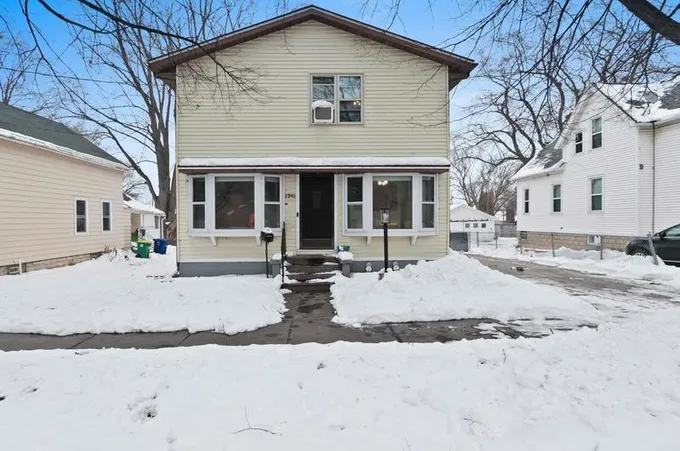 1341 Stuart St, Green Bay, WI 54301 - MLS 50286153 for Sale