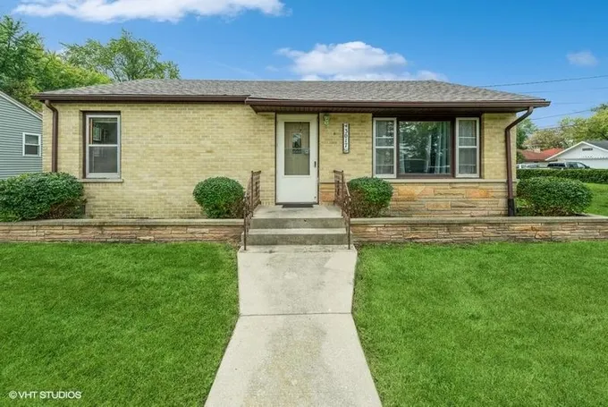 3017 Mary Lane, Mc Henry, IL 60051 for Sale