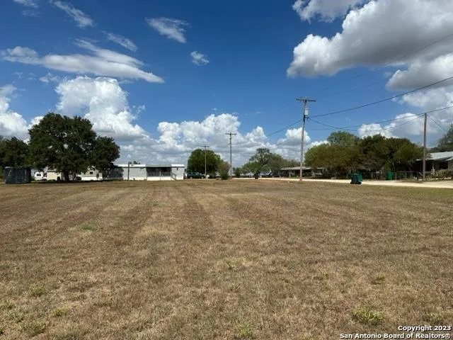 1309/1311 HICKORY ST, Jourdanton, TX 78026 for Sale