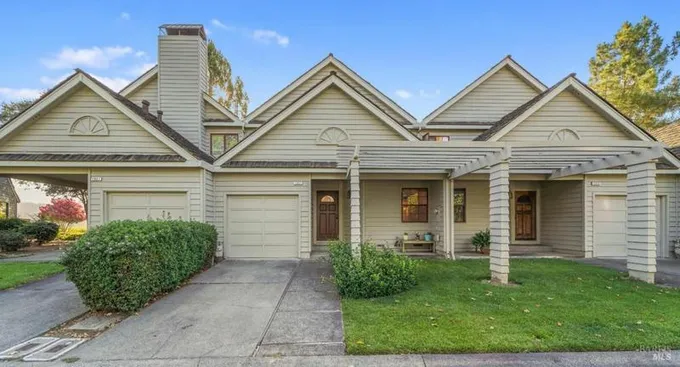 1869 CARIGNAN WAY, Yountville, CA 94599 Townhouse For Sale  MLS# 324004568 for Rent