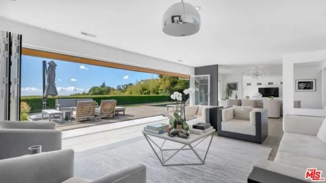 1835 N Doheny, Los Angeles CA 90069 for Sale
