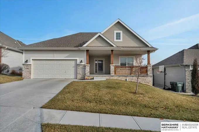 9905 OLIVE ST, La Vista, NE 68128 Single Family Residence For Sale  MLS# 22401981