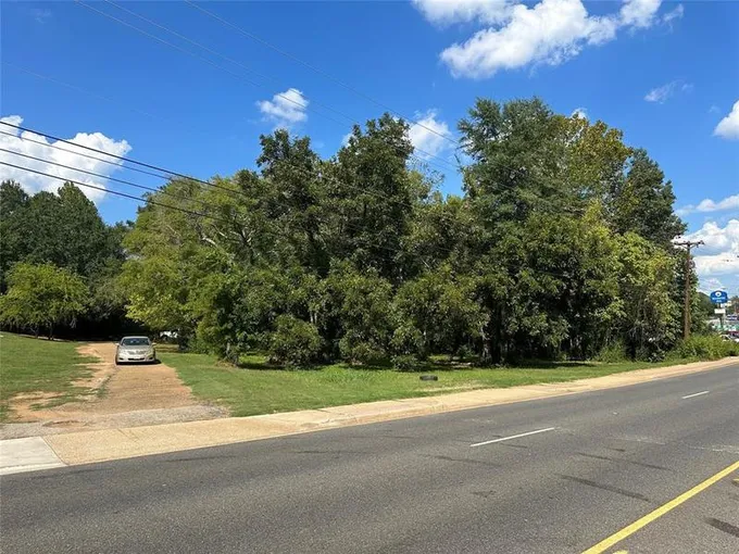 1325 East Marshall Avenue, Longview, TX 75601 for Sale