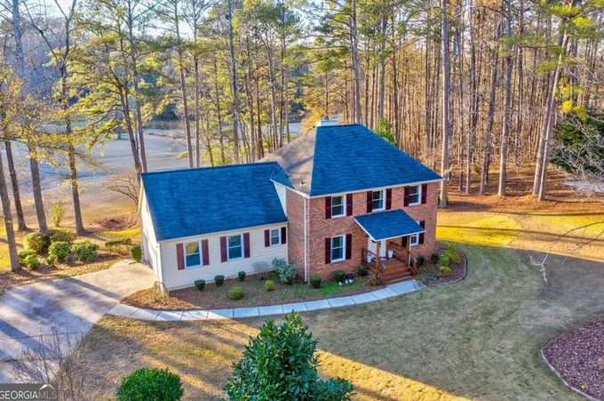 8 Landsdowne, Newnan, GA 30265 - MLS 20162442 for Sale