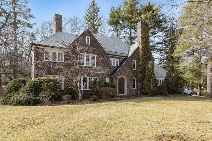 200 Clifton St, Belmont, MA 02478  621108084 for Rent