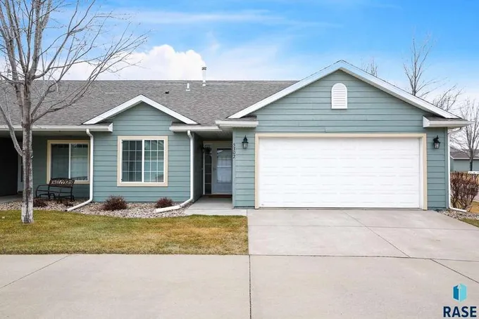 5307 W Sourwood Pl, Sioux Falls, SD 57107  624535373 for Sale