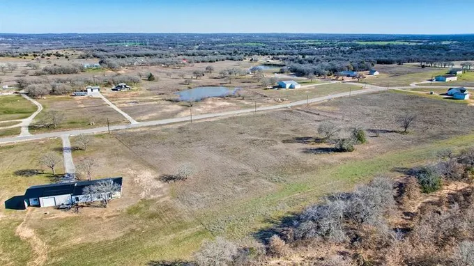 165 Rolling Ranch Blvd, Alvord, TX 76225 for Sale