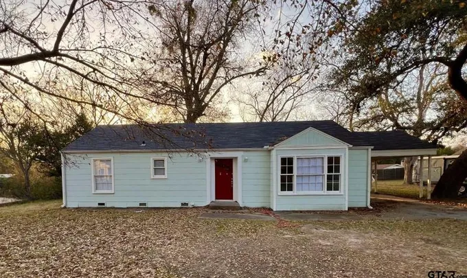 504 N College St, Lindale, TX 75771 for Sale