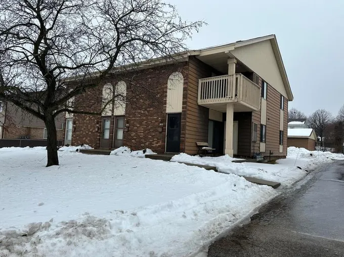 9089 N 85th St, Milwaukee, WI 53224 - MLS 1863008 for Sale