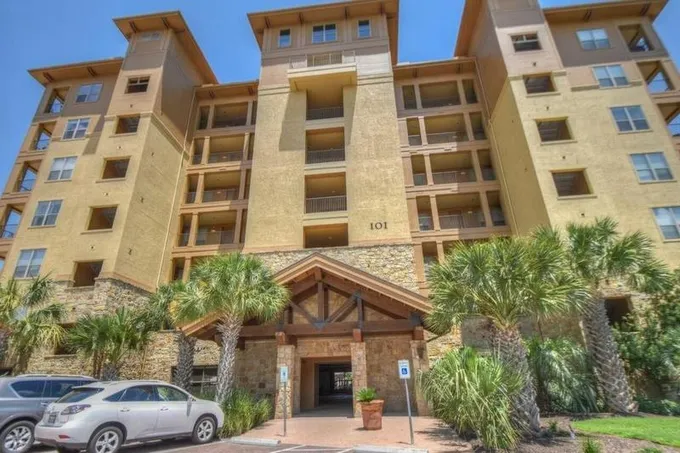 101 West Bank #15, Horseshoe Bay, TX 78657 for Sale