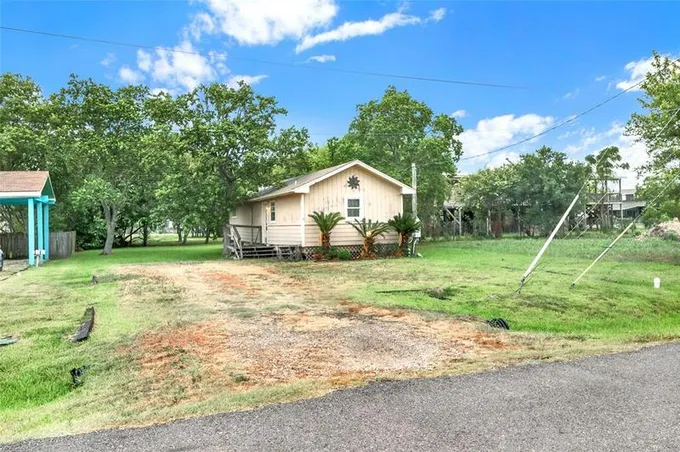 614 6th St, San Leon, TX 77539 for Sale