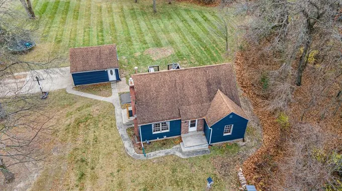 3804 E Kirby Rd, Battle Creek, MI 49017 - MLS 24002639 for Sale