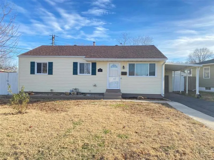 139 BRIARMOOR LN, Granite City, IL 62040 Single Family Residence For Sale  MLS# 24000246