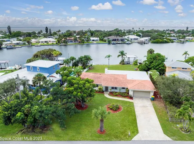 1470 Bayshore Dr, Cocoa Beach, FL 32931 - MLS 975724 for Sale
