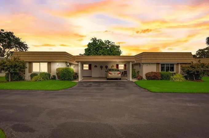 2737 Riverbluff Way #V-79, Sarasota, FL 34231 - MLS A4593734 for Sale