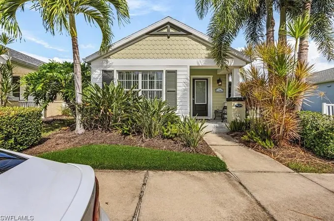 12582 Shimmering Oak Cir, Venice, FL 34293 - MLS 224003416 for Sale