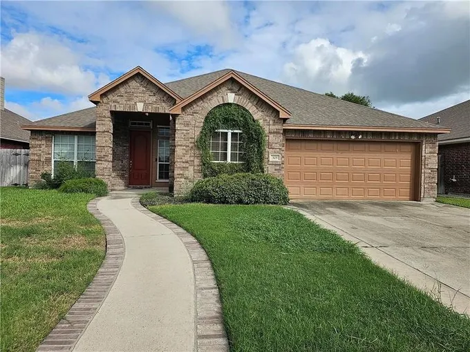 325 Nicklaus Dr, Portland, TX 78374 for Sale