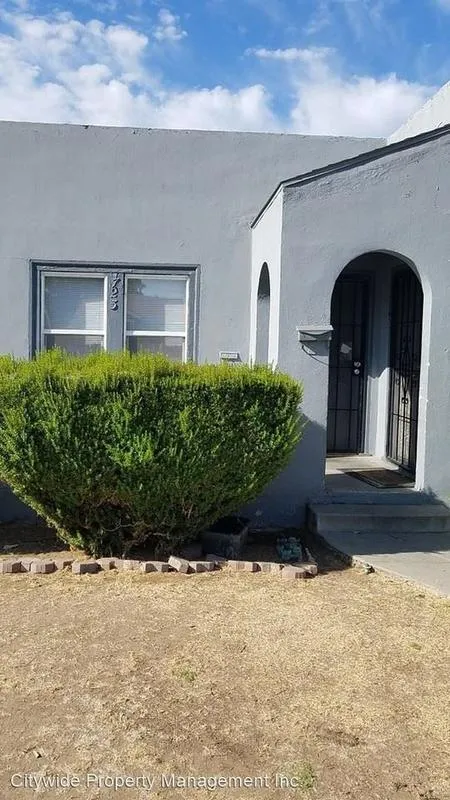 FOR RENT - 723 1/2 PACIFIC ST.  721, 723, 723.5 PACIFIC ST. for Sale
