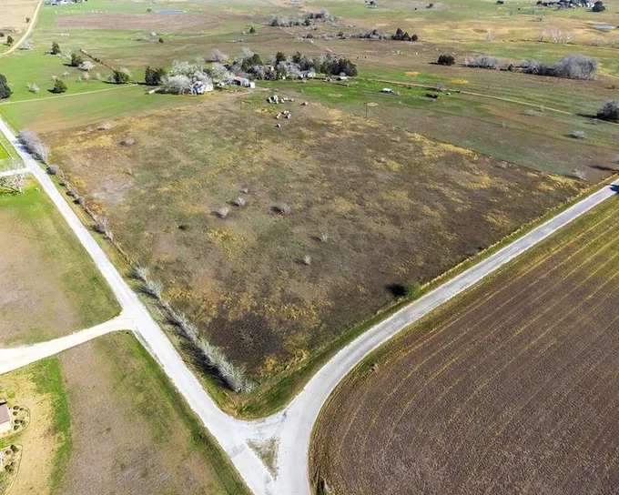 1 County Road 357, Shiner, TX 77984 for Sale