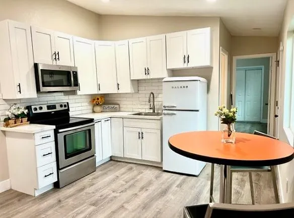 1224 Schirra Ct - Manteca, CA 95336 - Home For Rent