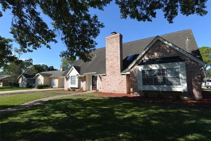 1802 Claiborne Dr, League City, TX 77573 for Sale