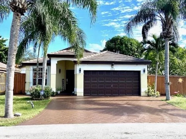 19573 NW 82nd Pl, Miami, FL 33015 - MLS A11507830 for Sale