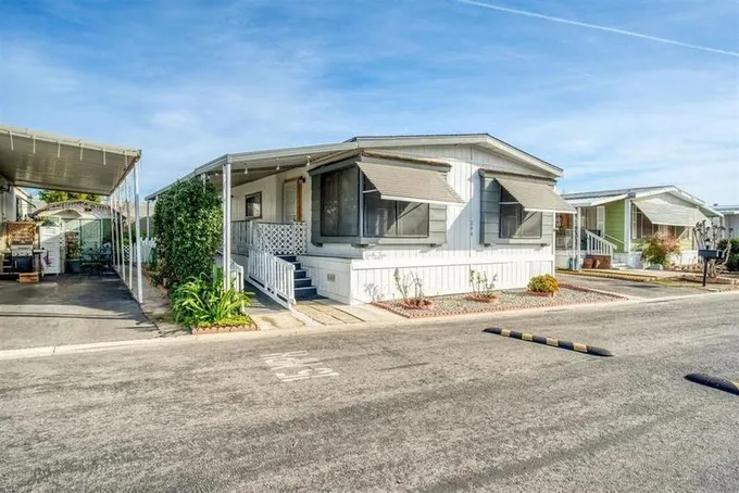 221 W Herndon Ave #200, Fresno, CA 93650  MLS# 607356 for Sale