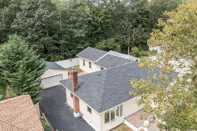 1389 Apple Ln, East Meadow, NY 11554 - MLS 3504538 for Sale
