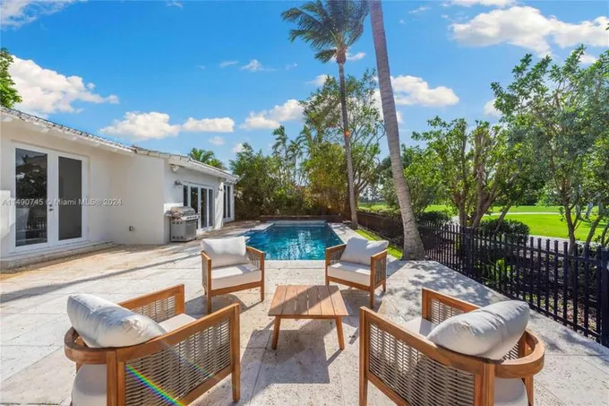 5860 LAGORCE DR, Miami Beach, FL 33140 Single Family Residence For Sale  MLS# A11490745
