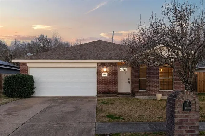 3530 Red Cedar Bnd, Baytown, TX 77521 for Sale