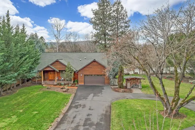 20415-59 Hwy 62, Shady Cove OR 97539 for Sale